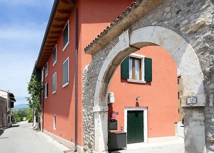 Casa Rossa - Regarda Travel